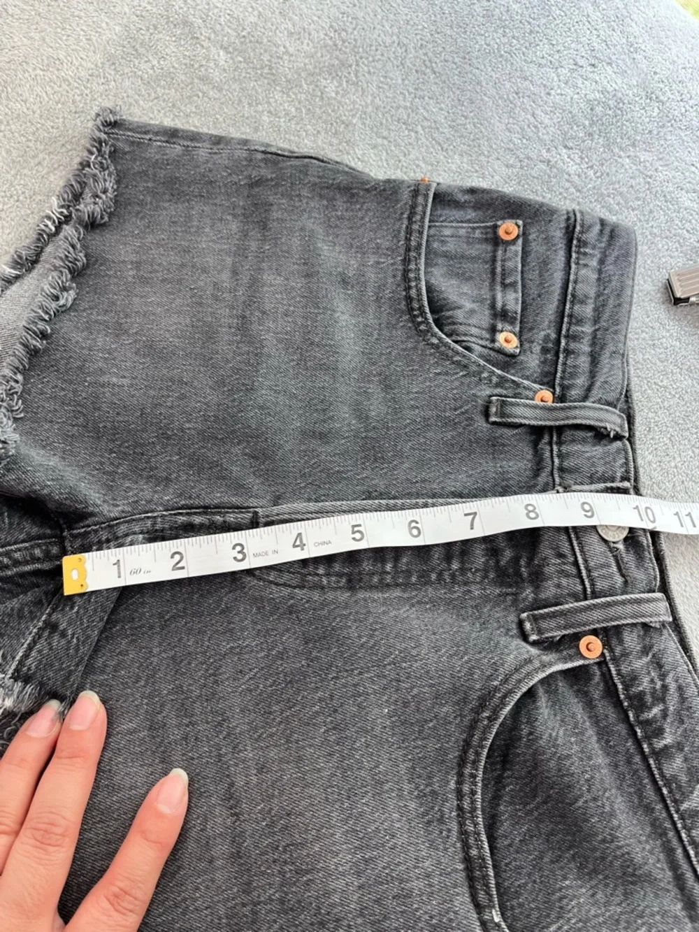 Levi's Women's Premium 501 Original, Cabo Rise Short-Black‎ size 26 - Picture 9 of 11